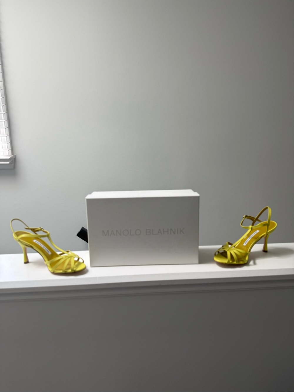 Brand new Manolo Blahnik Marana Leather Slingback Sandals in Yellow, Size 7.5 - Picture 5 of 10